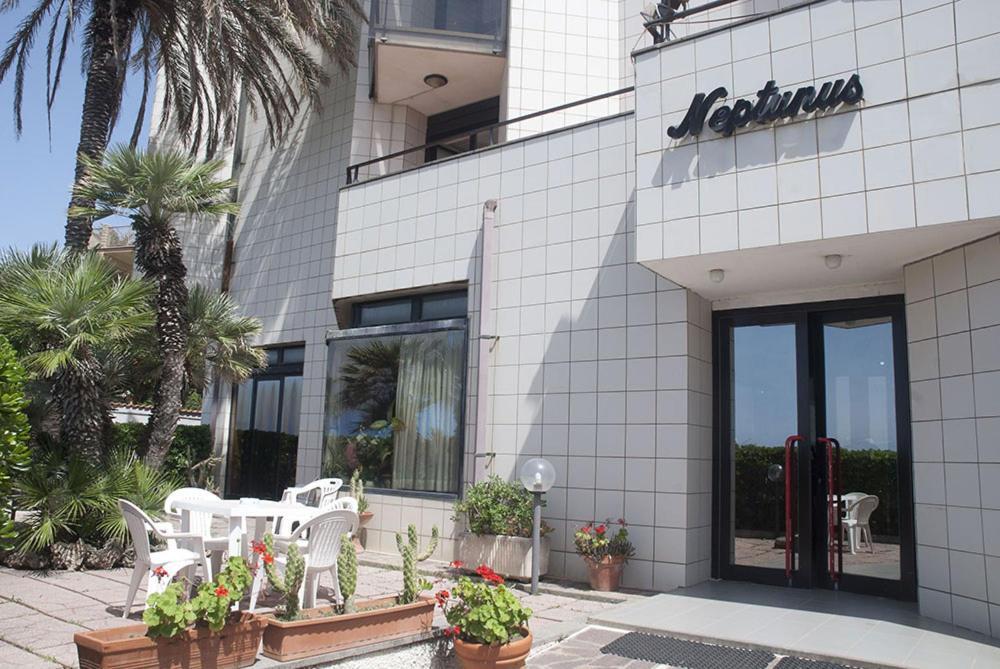 Hotel Neptunus Nettuno Exterior foto